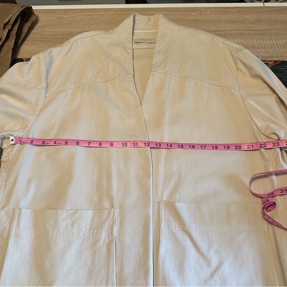 7115 by Szeki Pockets Long Coat, Sand Beige, XS/S, EUC - Picture 13 of 13